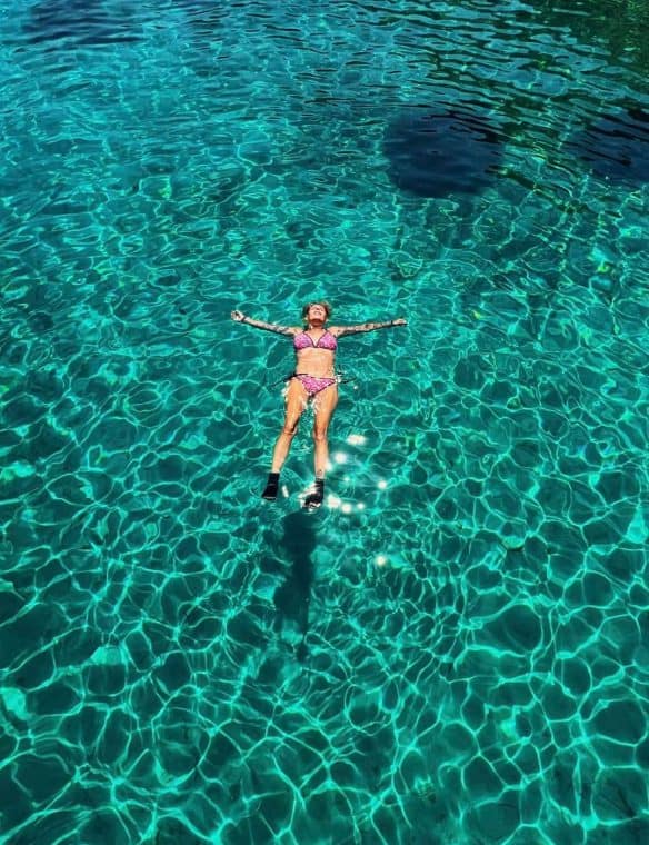 Piscina in moni island, saronice,
